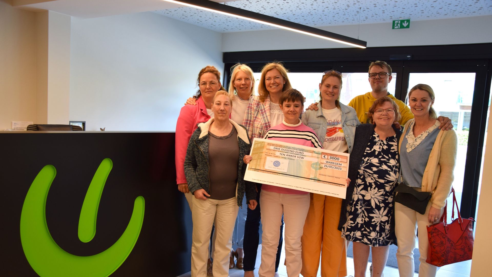 Cheque overhandiging