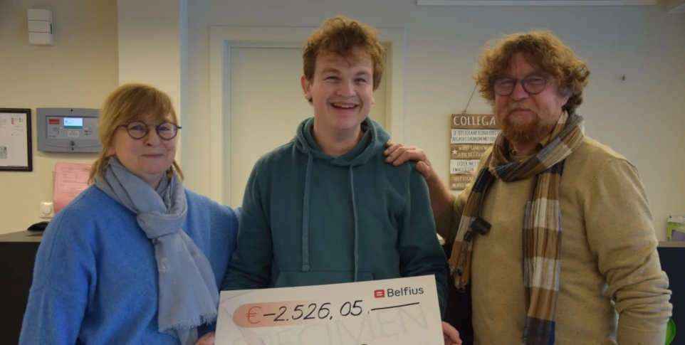 Cheque overhandiging