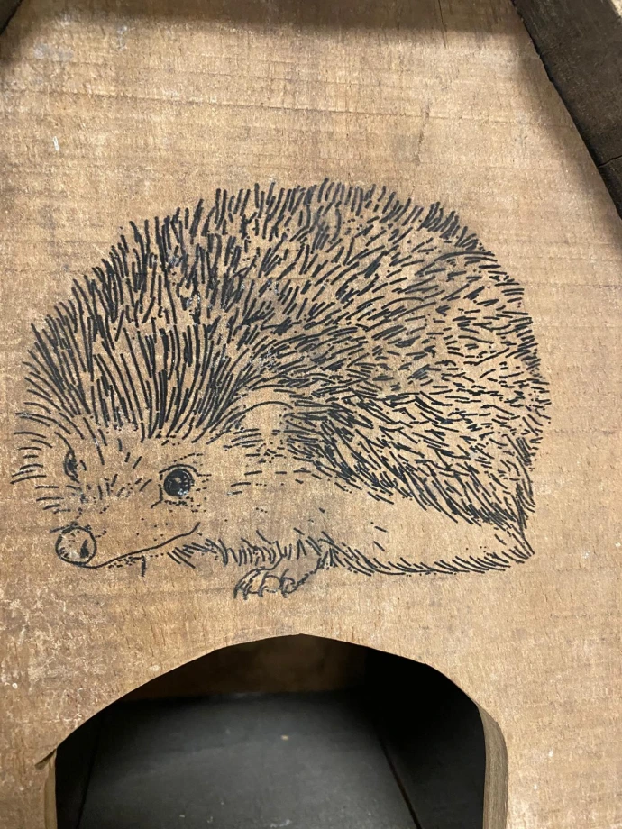 Egelhuisje in hout